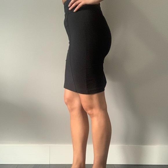 Dynamite black pencil skirt zip up woman’s size 1 with button belt-loop accents - Picture 2 of 11